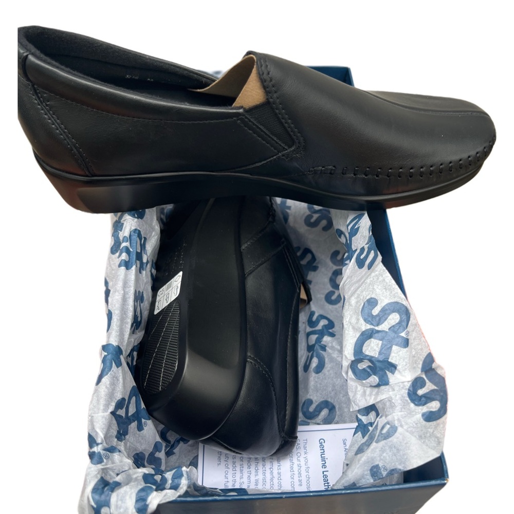 Black Slip-On Leather Dress Shoes for Women 8.5 M